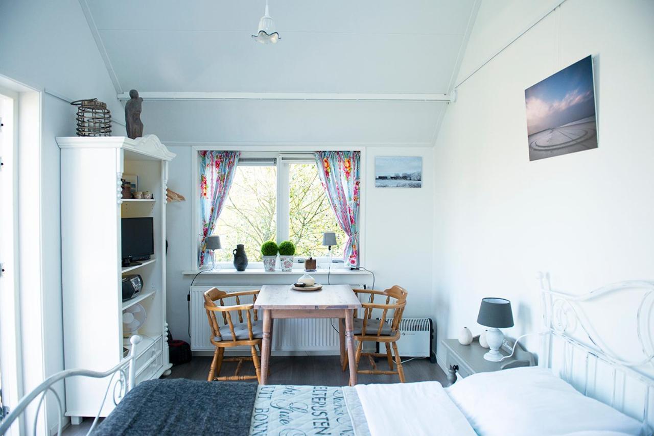 Studio Stee Van Ypey Bed and Breakfast Tytsjerk Esterno foto